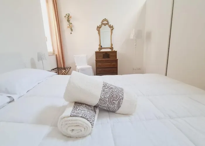 Trastevere Rome's Heart Charming & Cozy 2 Apartment *